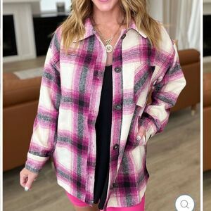 ZENANA OVERSIZED LONGLINE PLAID SHACKET IN MAGENTA L NWT in‎ packaging